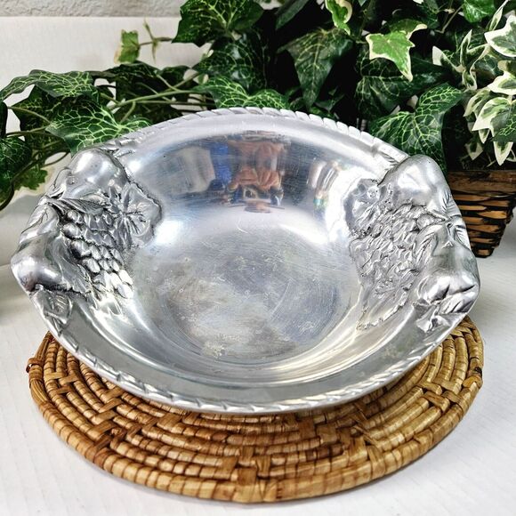 Vtg Pewter Fruit Bowl Raised Grapevine Rope Basket Weave Rim Heavy Catch All - Picture 1 of 11